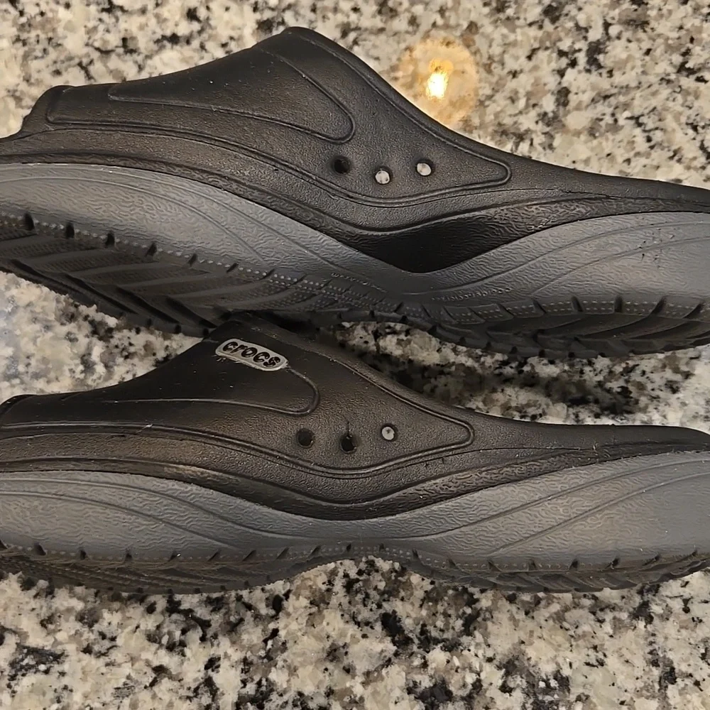 CROCS pre owned